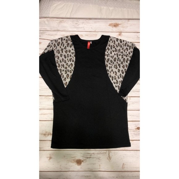 Leopard Shoulder Sweater Medium - Picture 1 of 2